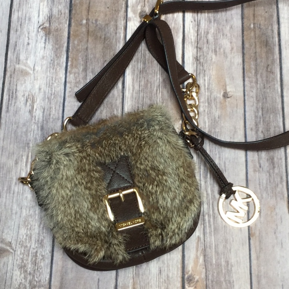 Cute Michael Kors leather Crossbody